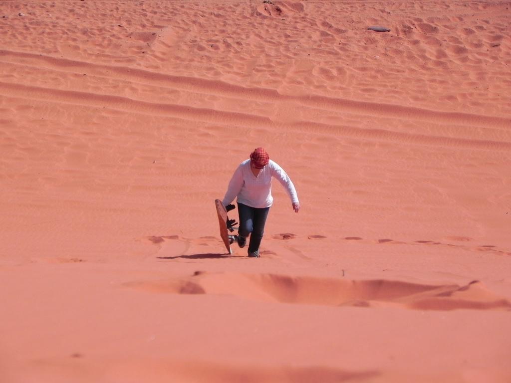 Bedouin Traditions Camp 와디럼 외부 사진
