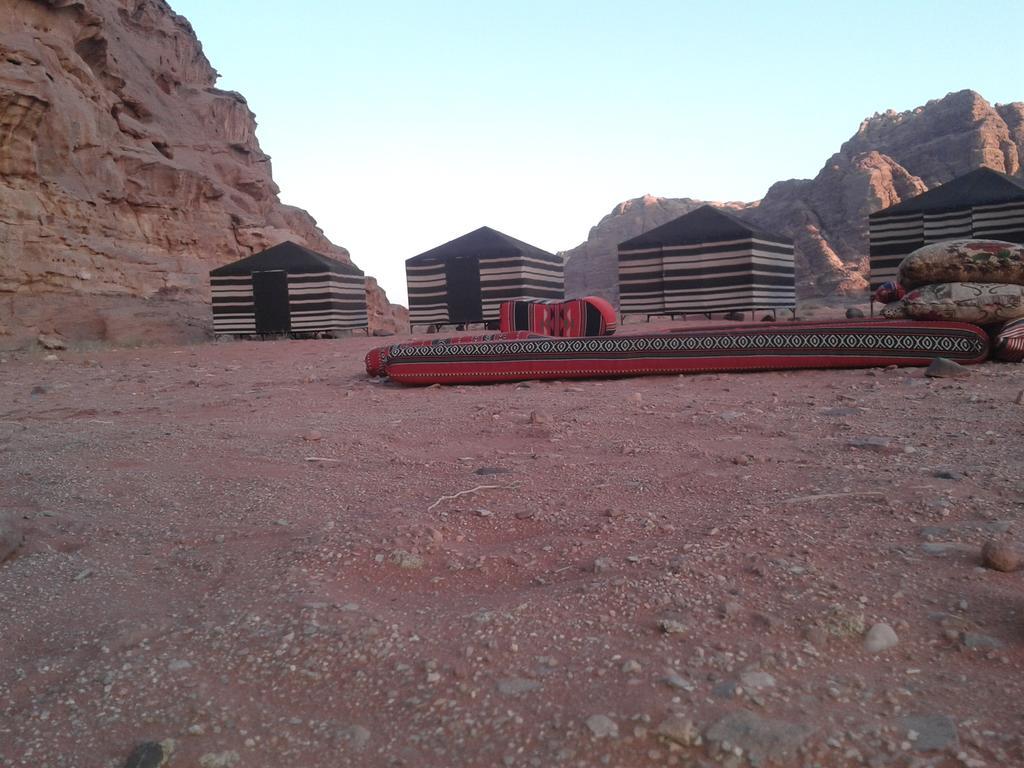 Bedouin Traditions Camp 와디럼 외부 사진